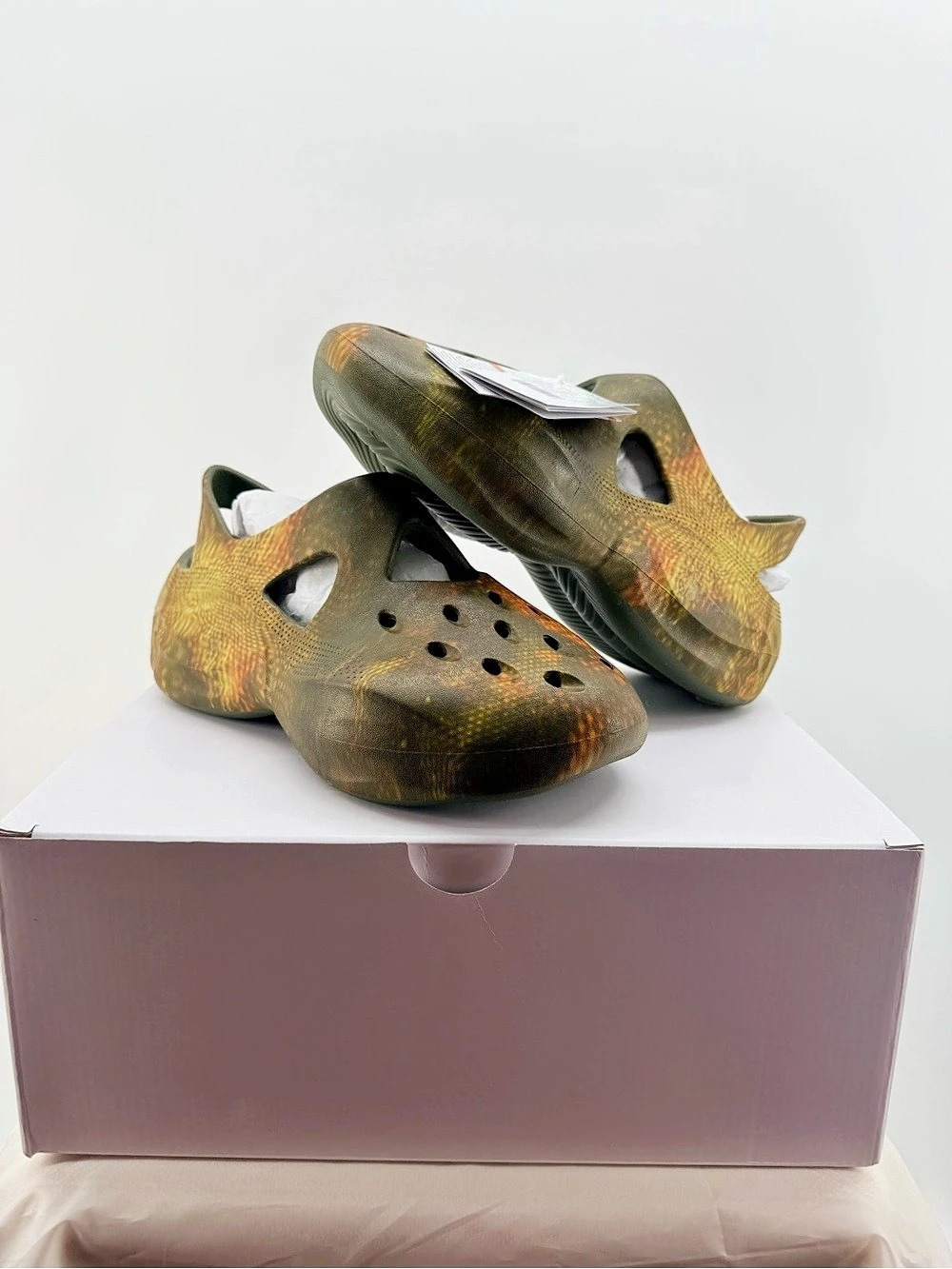 Crocs Dingyun Zhang x Crocs Diffuser Army Green Diffuser Clogs Green & Orange US - Picture 6 of 8